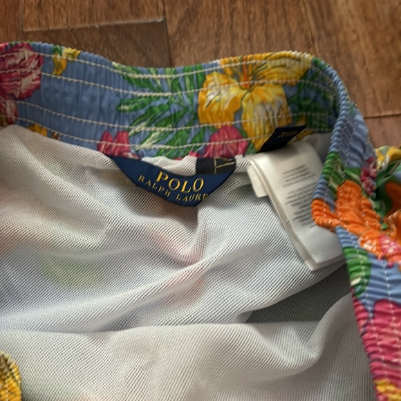 Polo Ralph Lauren Men's Hibiscus Traveler Swim Trunk - Picture 5 of 8